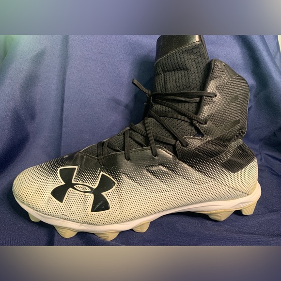 Men’s Under Armour football cleats size 13, Highlight, White and Black color. - Picture 1 of 6